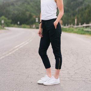 Black Zyia Peak Joggers M